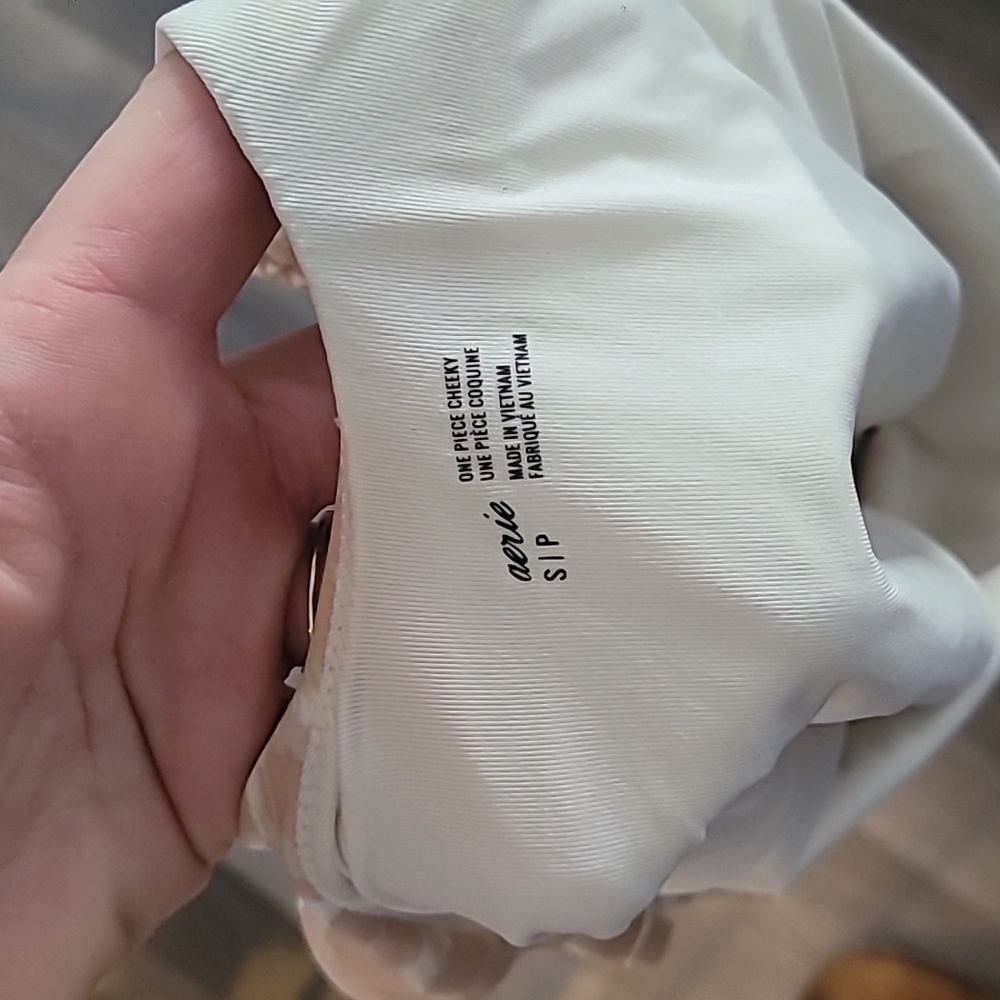 Aerie Cream Cheetah One-Piece Swimsuit Size Small Like New - Picture 4 of 7